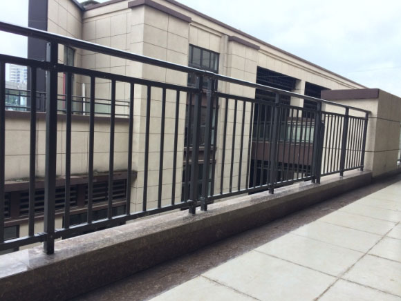 组装式铁艺护栏