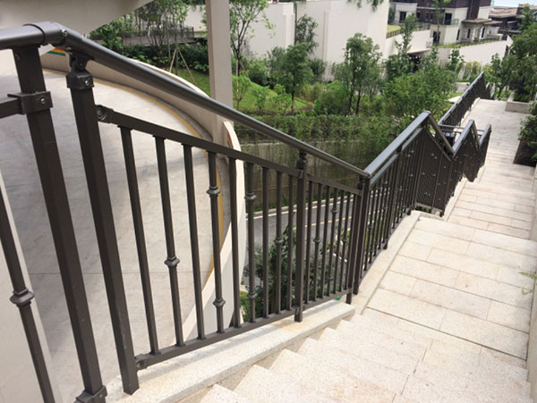 组装式楼梯护栏