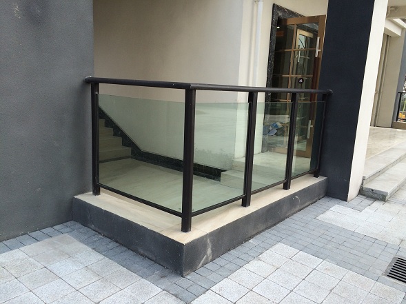 铝合金玻璃护栏