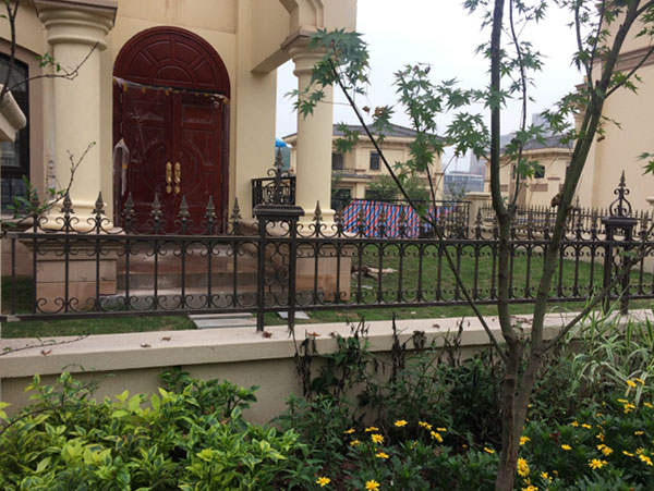铁艺围墙护栏