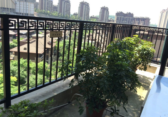 铁艺阳台护栏