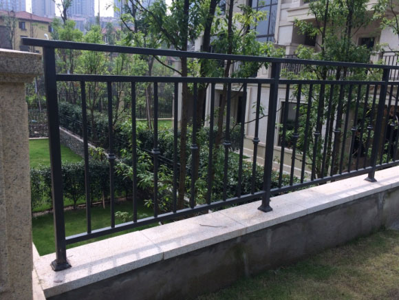 铁艺阳台护栏