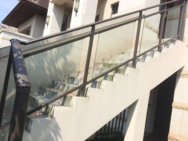 组装式楼梯护栏