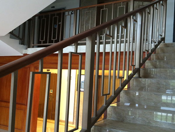 铁艺楼梯护栏