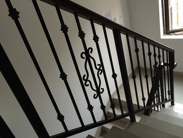 铁艺楼梯护栏