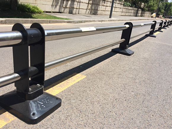 道路护栏隔离型