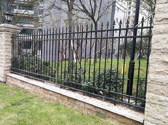 铁艺围墙护栏