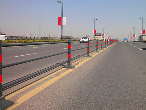 道路护栏隔离型