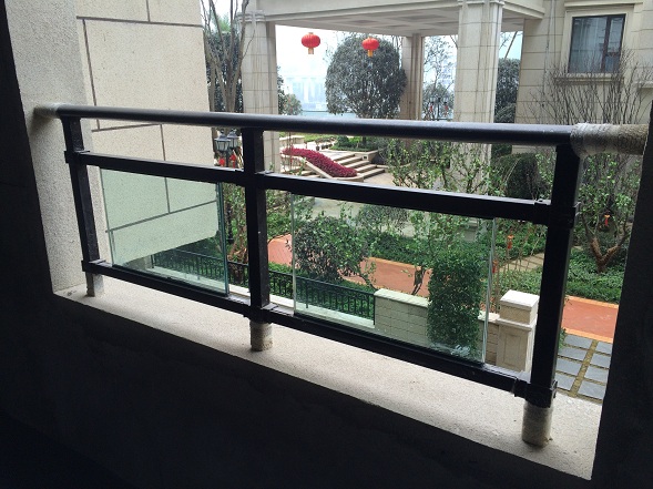 重庆垫江华府装配式阳台护栏