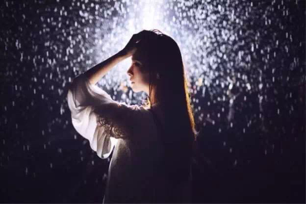 恒大御龙天峰“世界奇观·伦敦神秘雨境”活动
