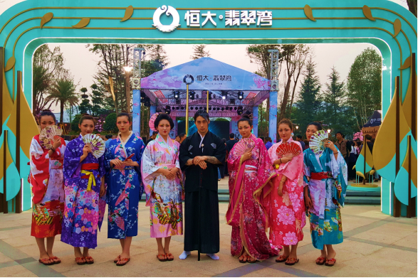 恒大翡翠湾 “夜樱の城 樱花音乐节” 活动