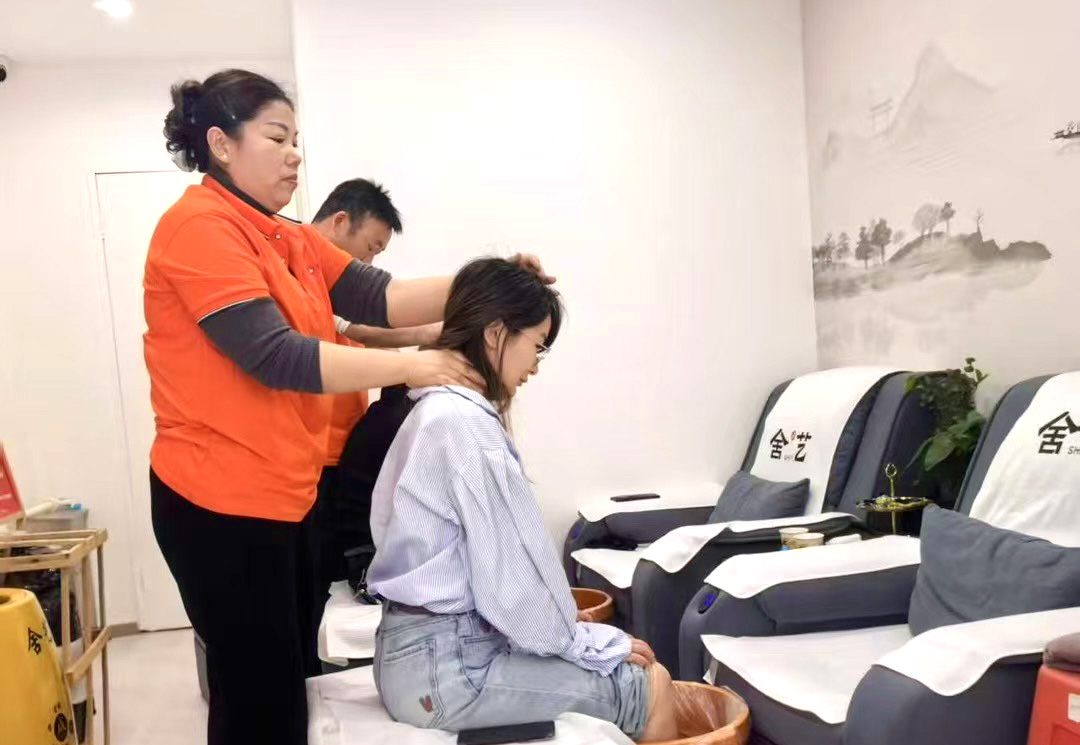 44岁大姐转行逆袭！济南孙发英一天提成966元，拿下片区日薪第一！