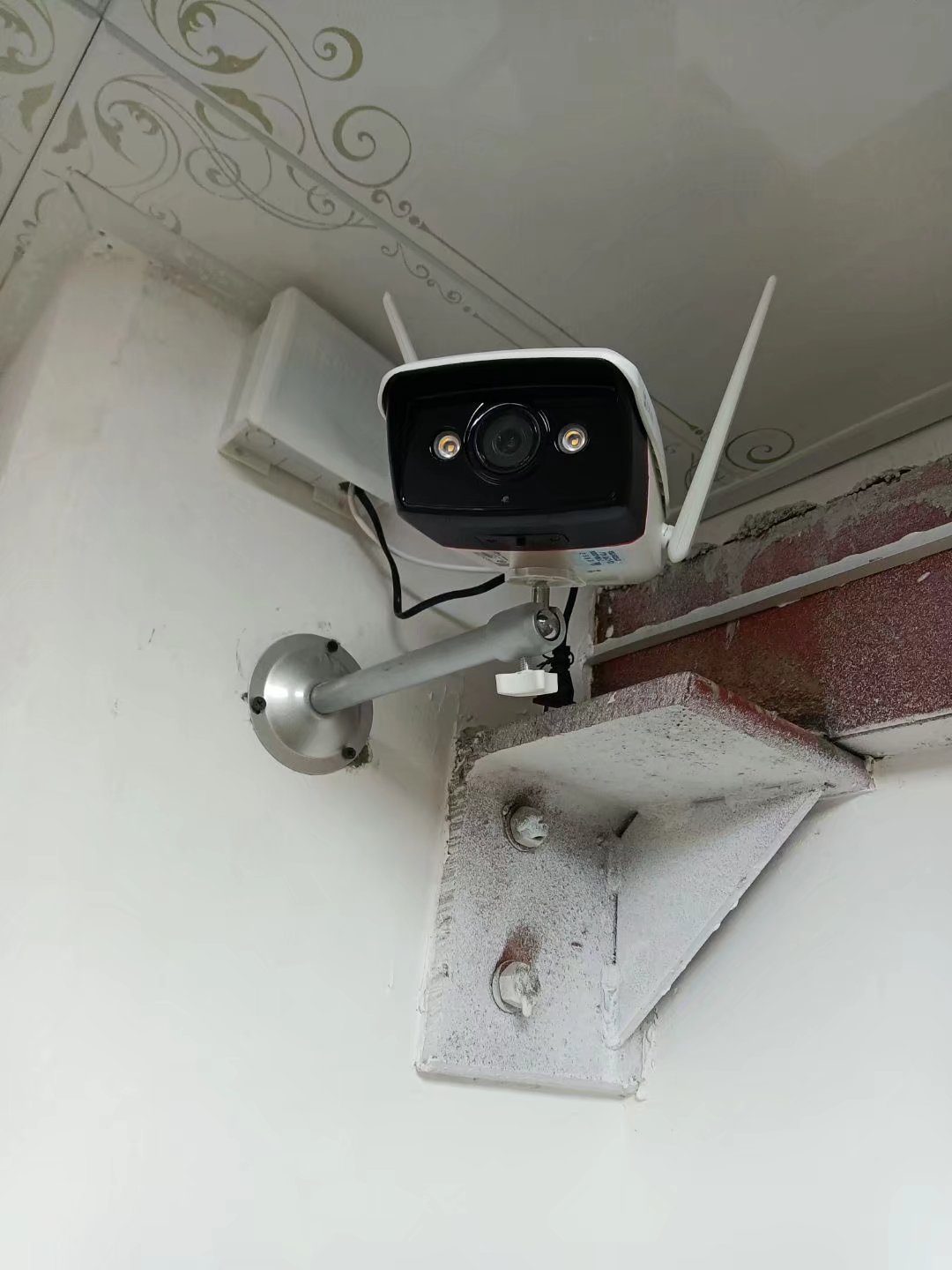 番禺区化龙镇某某商场停车场监控工程