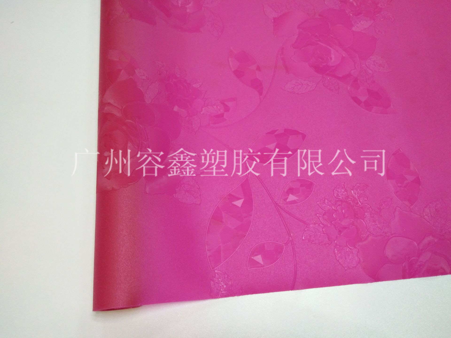 红色压花纹大花