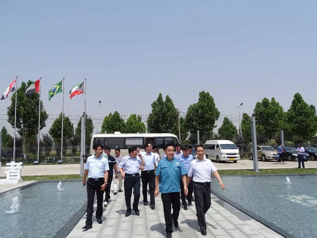 鹤壁市市长郭浩莅临河南蓝耐科技调研指导工作