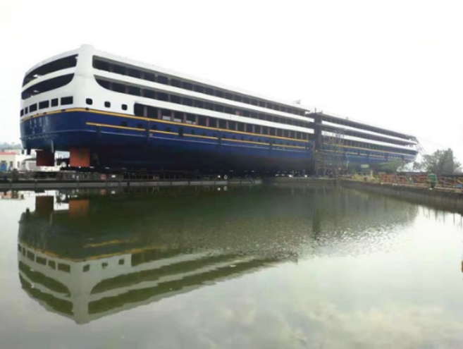 船体水线下防腐、防海洋生物吸附