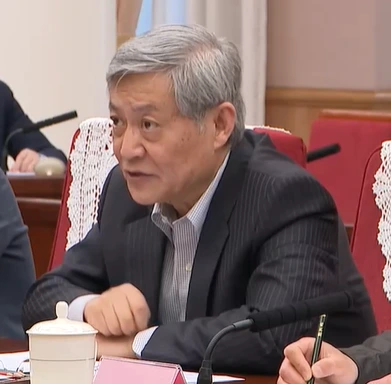 参加总理座谈会的8位专家和企业家是谁？