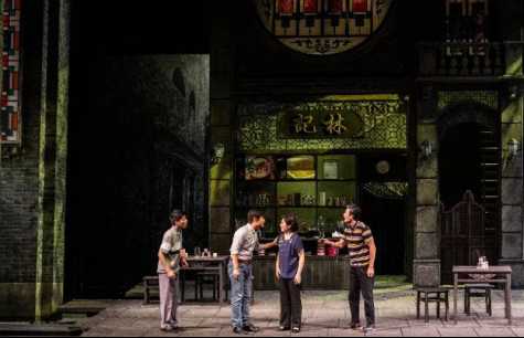 四十年奋斗之心不变，广东省话剧院《花好月圆》上演