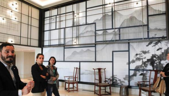 公司前台挂什么装饰画比较好 公司前台挂什么装饰画比较好