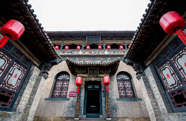 常见的几种客厅摆设风水及禁忌-易德轩风水设计网