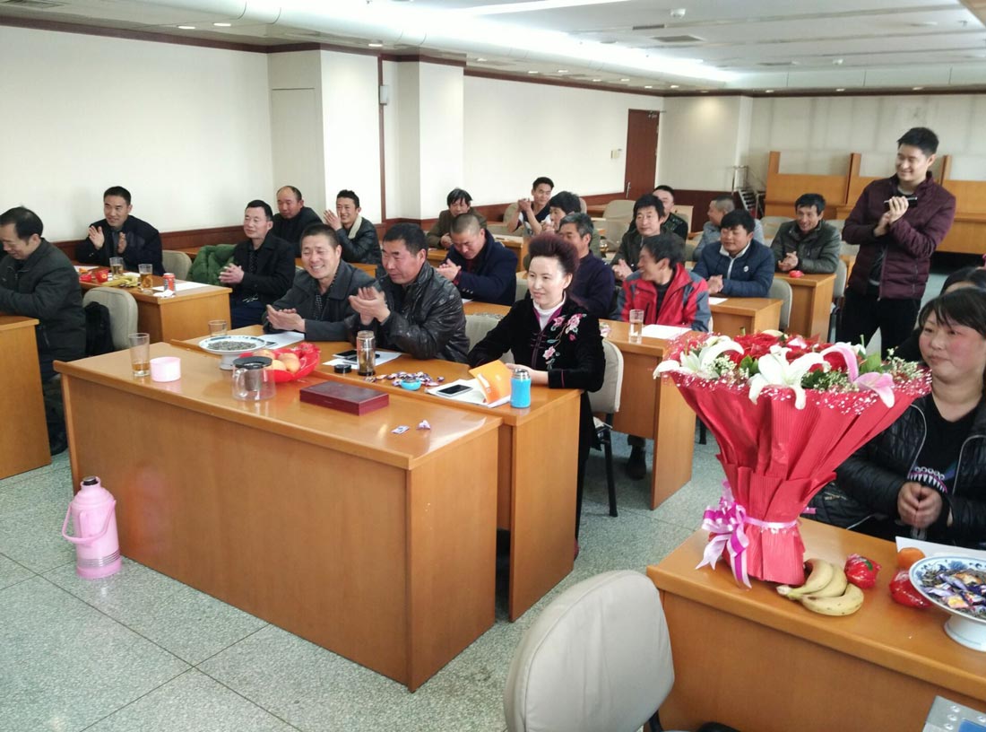 境美女工王丽花，大义凛然救命于孩童