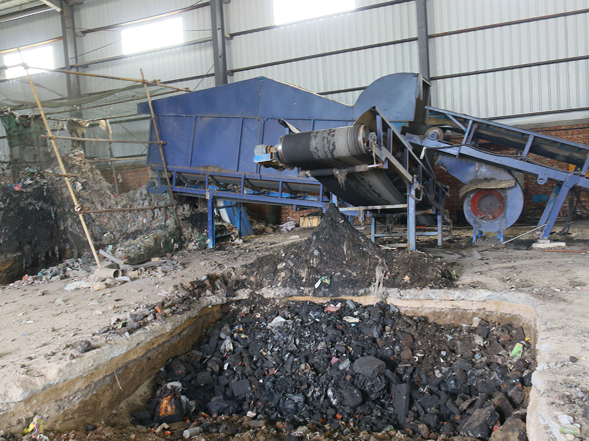 北京通州区西集镇生活垃圾应急填埋治理施工现场