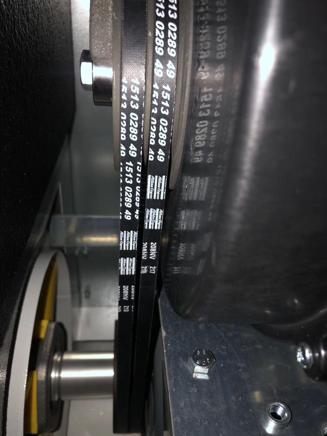 阿特拉斯小机皮带更换