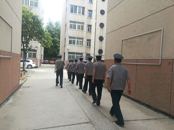 巡逻保安