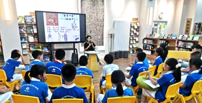 以书为舟，共赴经典阅读之旅—— 本学期的 “每月一书” 活动圆满收官