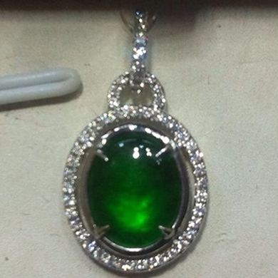 18K金镶钻石翡翠吊坠 K140102011