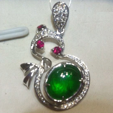 18K金镶钻石翡翠吊坠 K140102015