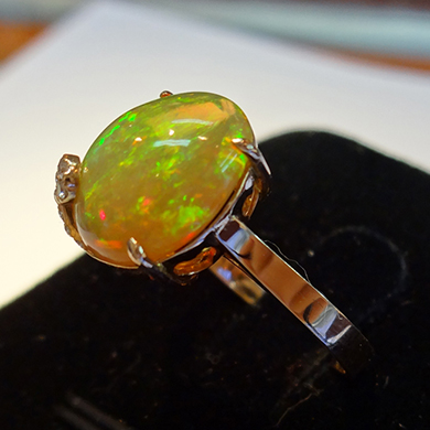 米莎雅18K金欧泊钻戒 dsc01269