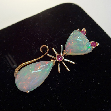 米莎雅18K金欧泊红宝石发财猫吊坠 dsc01388