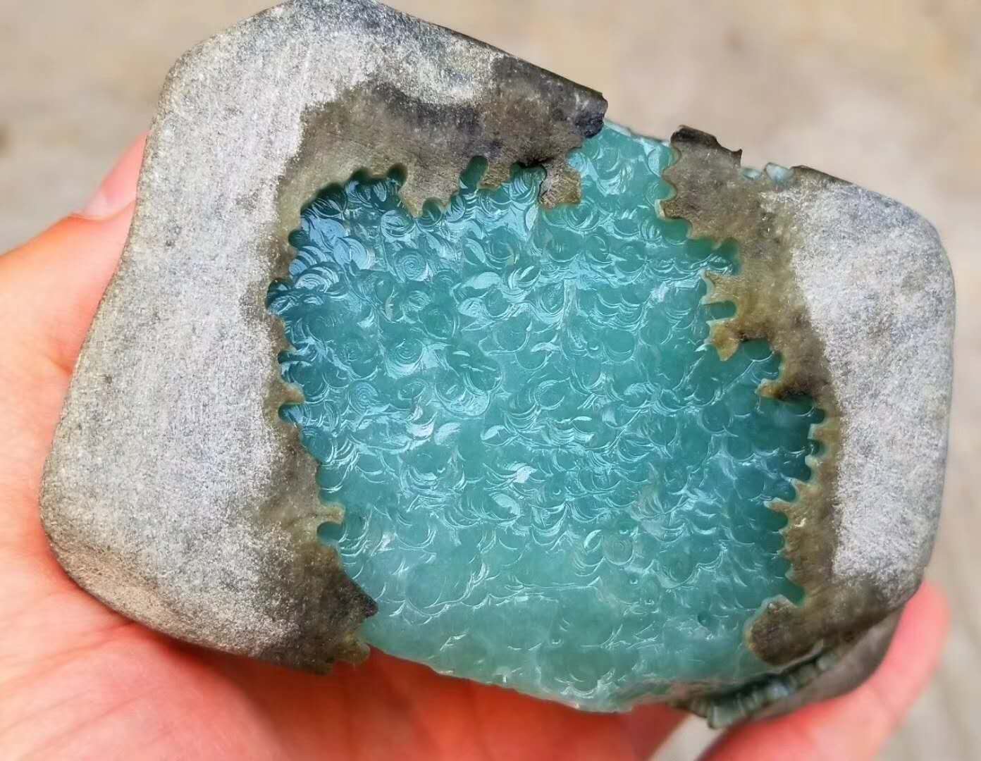​【翡翠原石翡翠赌石基础知识】