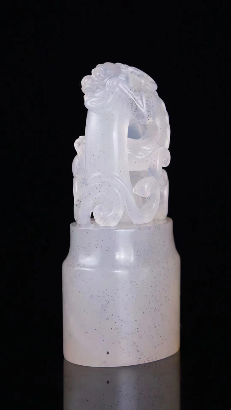精品寿山石高山坑头晶【螭虎穿环】印章，尺寸6.3x3.8x2 4cm，71.1克