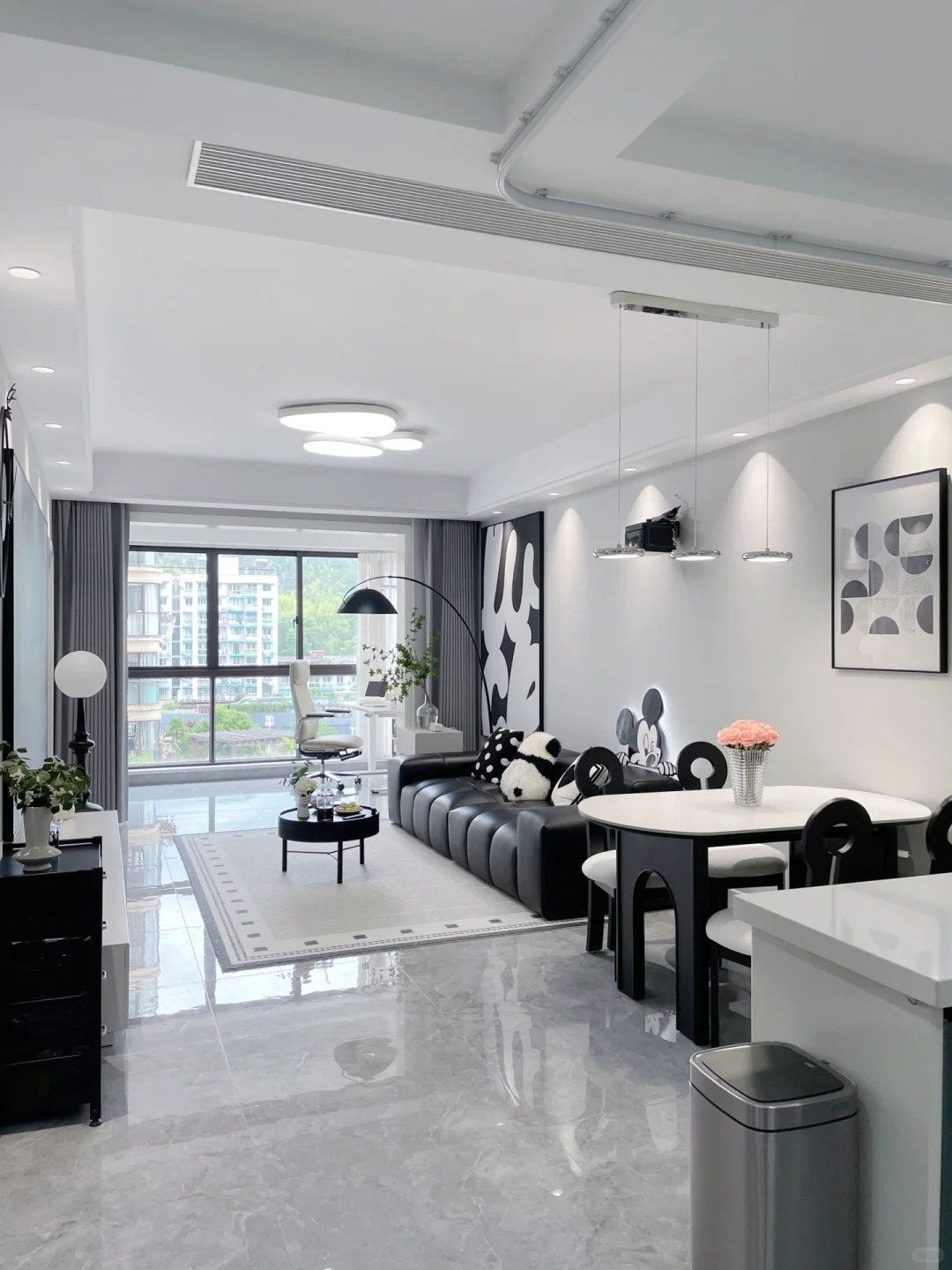 黑白灰现代简约风