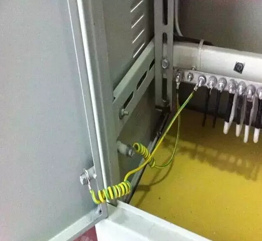 电动工具柜。当你做完的时候，你就是第一