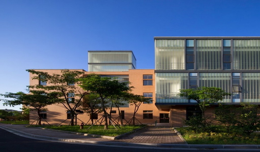 张家港梁丰初级中学