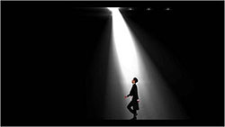 龙族传媒创意开场《魔法世界》