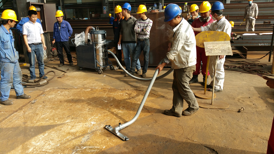 Industrial vacuum  cleaner apply in construction industry