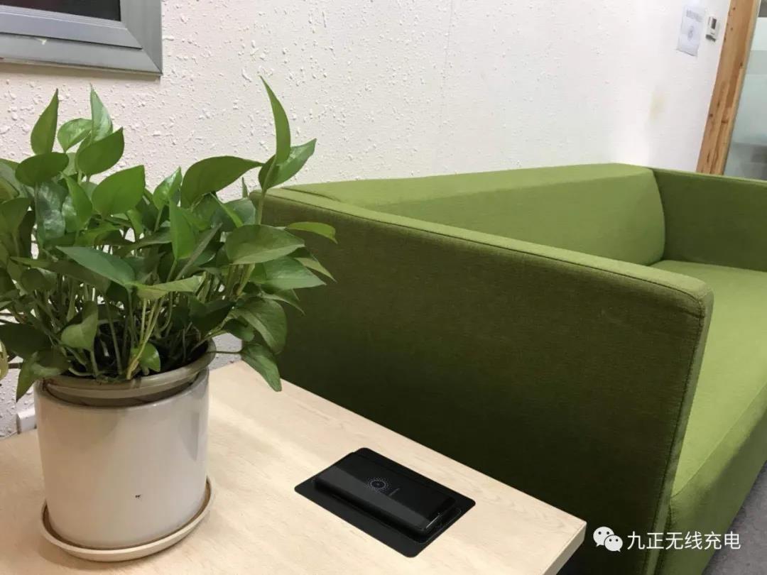 九正无线充电亮相全球共享办公鼻祖，打造办公新“趣”处！