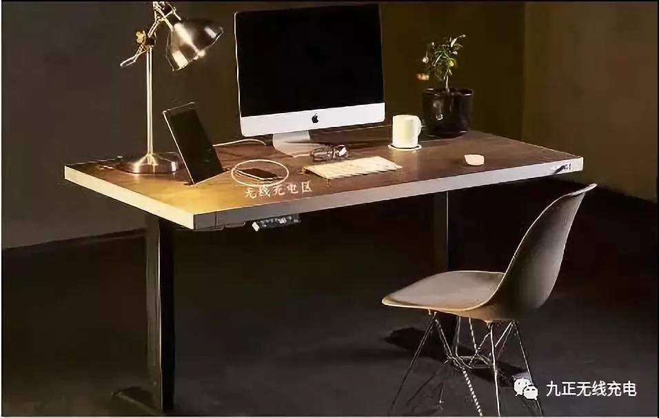 你也可以像星巴克一样，让你的桌子拥有无线充电器