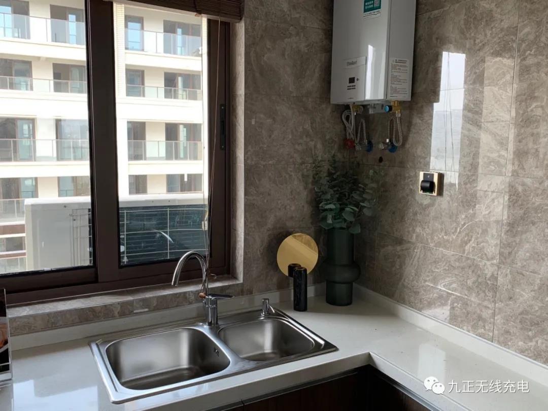 墙壁式无线充电器助力地产航母保利，开创无“尾”人居新时代！