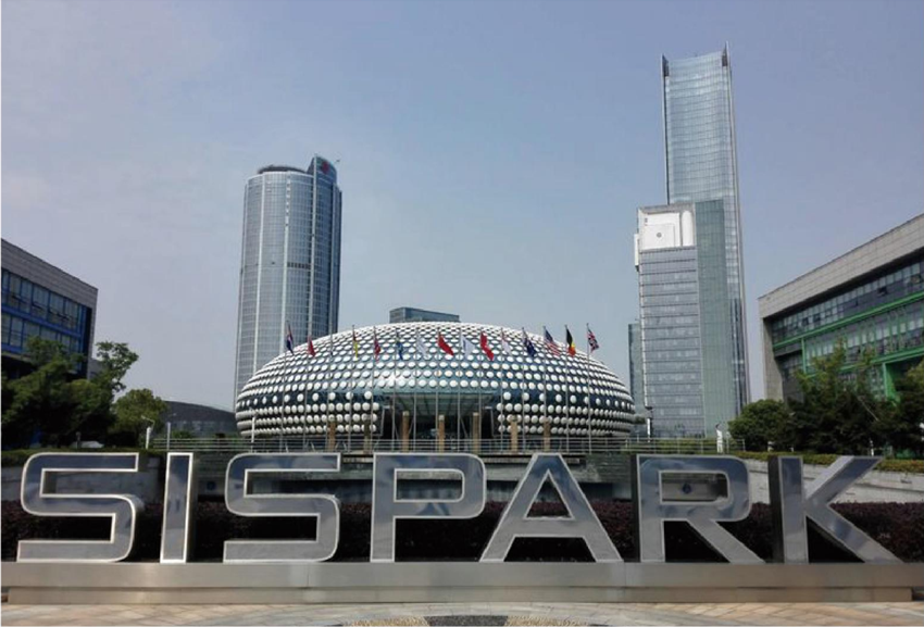 新一代万能充_九正无线充电宝_隔空无线充电器_墙壁式无线充电器_无线充电面板_共享无线充电器_共享无线充电加盟_苏州市九工智能科技有限公司