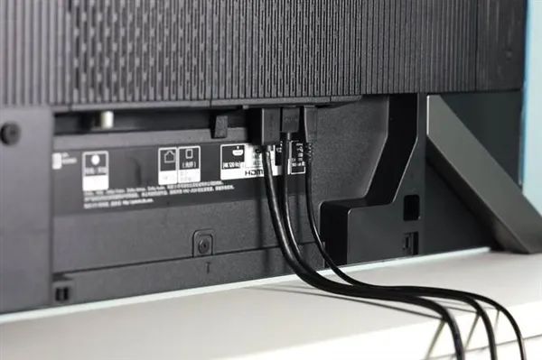 新一代萬能充_九正無線充電寶_隔空無線充電器_墻壁式無線充電器_無線充電面板_共享無線充電器_共享無線充電加盟_蘇州市九工智能科技有限公司