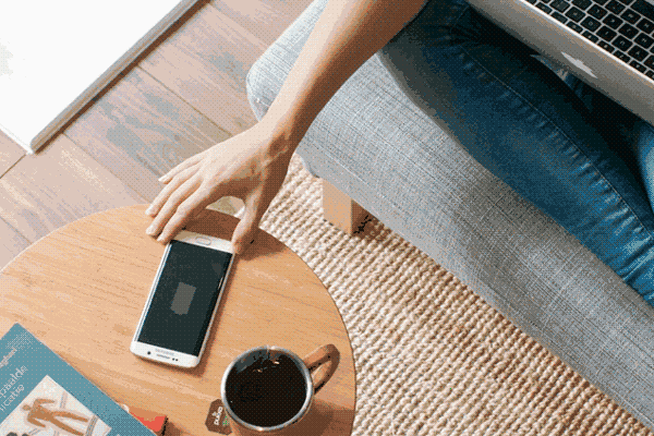 新一代萬能充_九正無線充電寶_隔空無線充電器_墻壁式無線充電器_無線充電面板_共享無線充電器_共享無線充電加盟_蘇州市九工智能科技有限公司