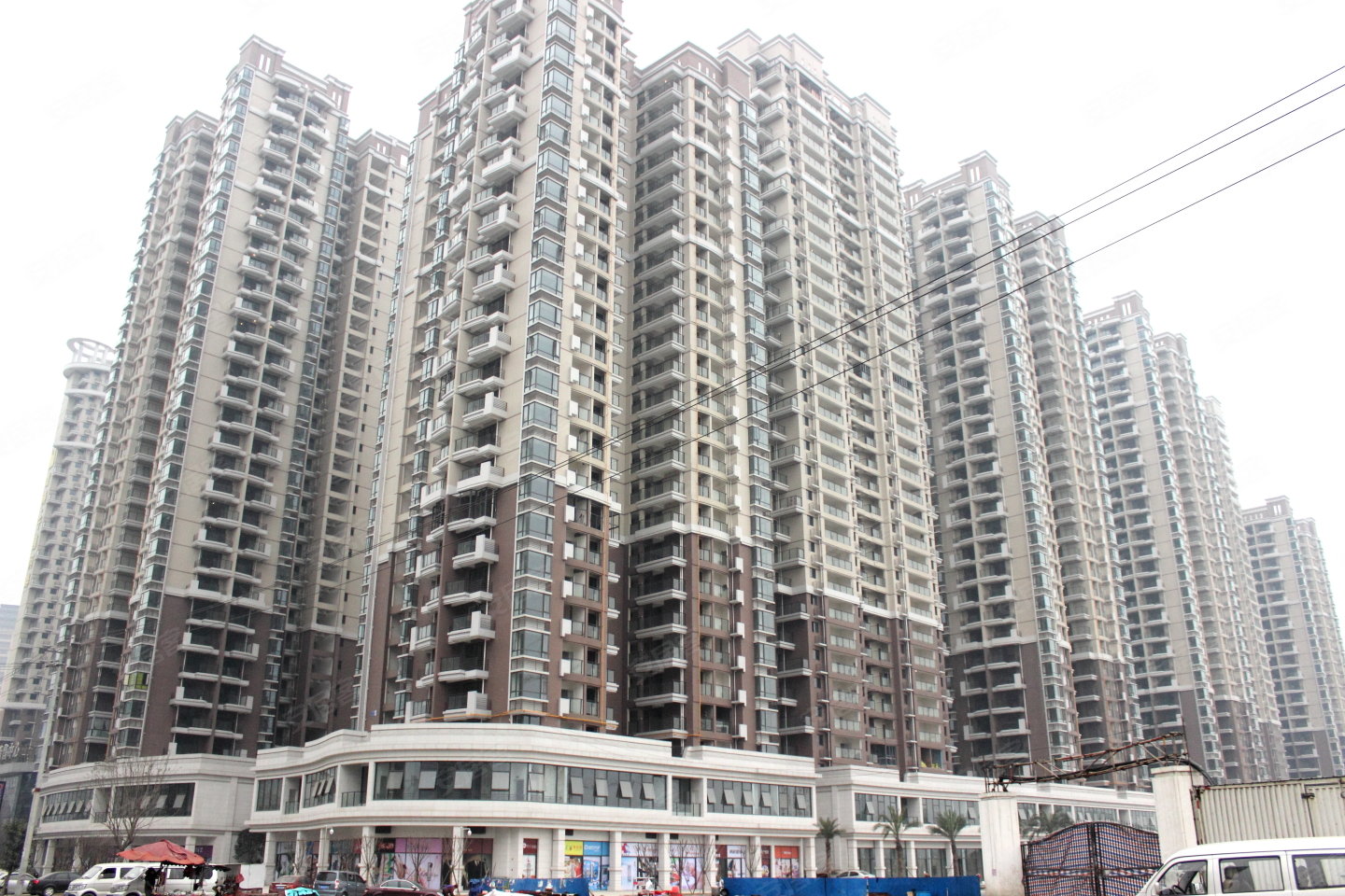 千禧河畔A、B、C、D区停车场交安施工