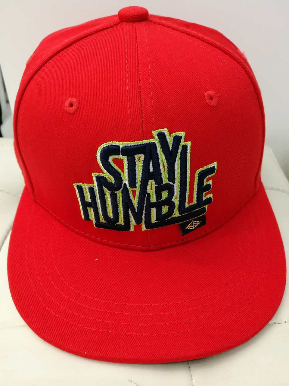 高端绣花帽 stay