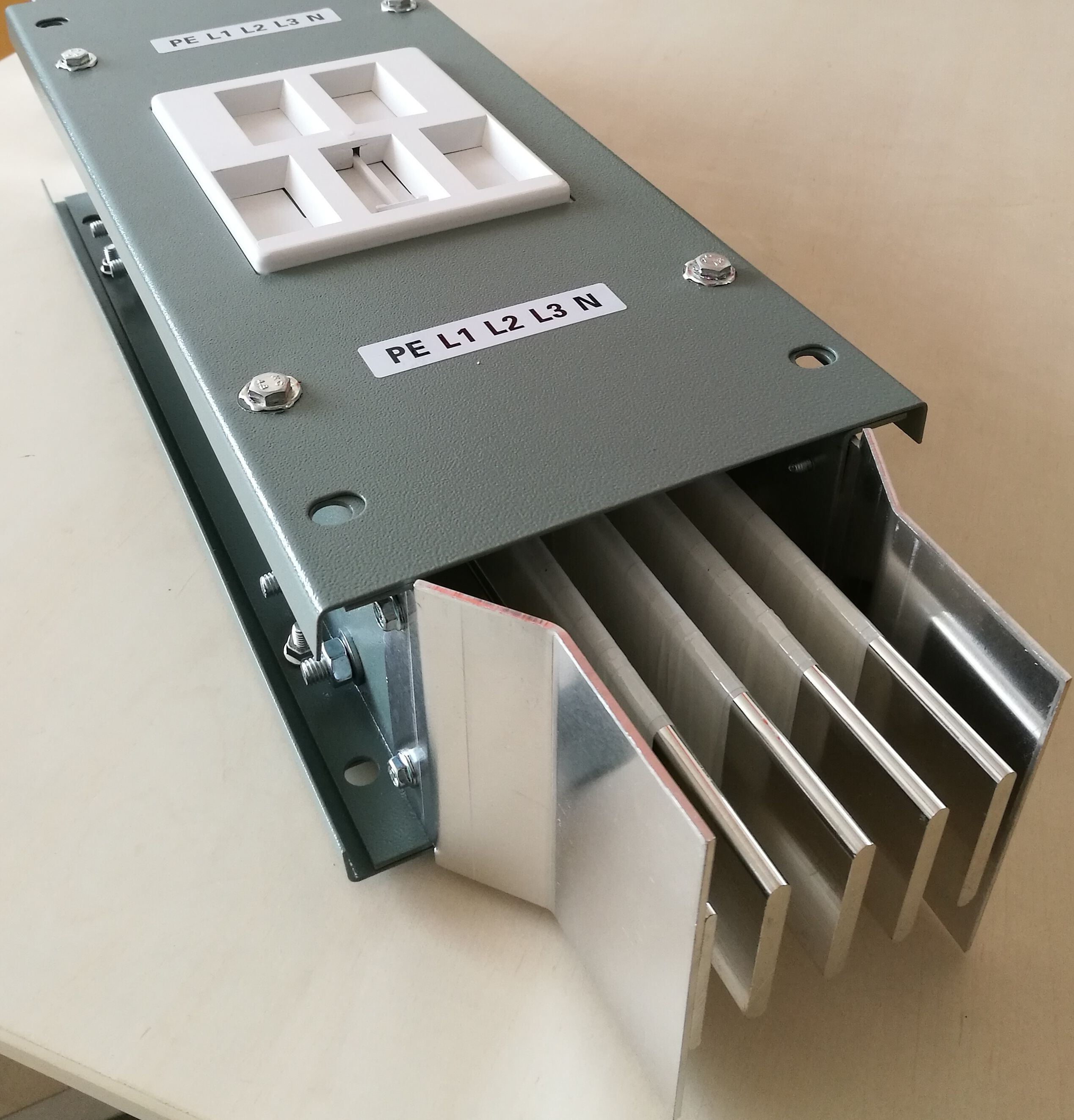 低压空气型母线槽