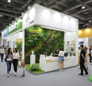 标准展位与光地展位的配置差异是什么？
